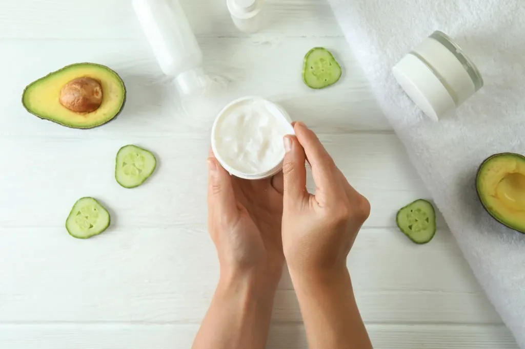 Aguacates como fuente alimentaria para el fortalecimiento de las uñas